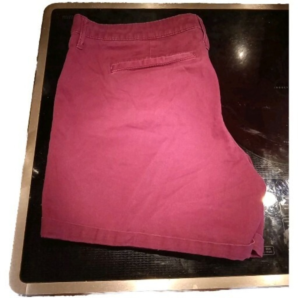 Arizona‎ Jean Company Shorts Womens Size 19 Maroon Rolled Cuff Bermuda